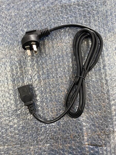 電源ケーブル 未使用品 3ピン