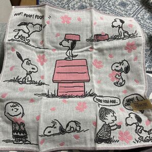 PEANUTS スヌーピー ガーゼハンカチ 桜柄 未使用に近い
