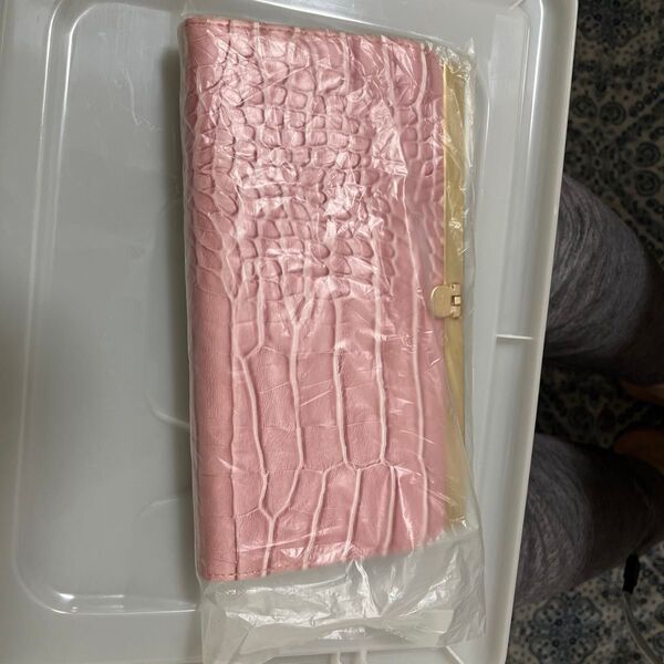 新品ピンク クロコダイル柄 がま口 財布 皮製品