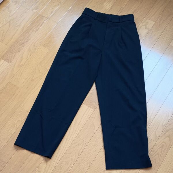 UNIQLO タックワイドパンツ Sサイズ