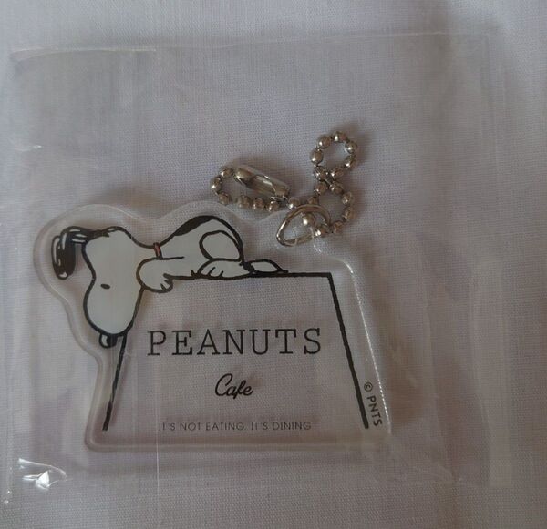 PEANUTSカフェ博多 アクリルキーホルダー スヌーピー SNOOPY キーホルダー キーチェーン