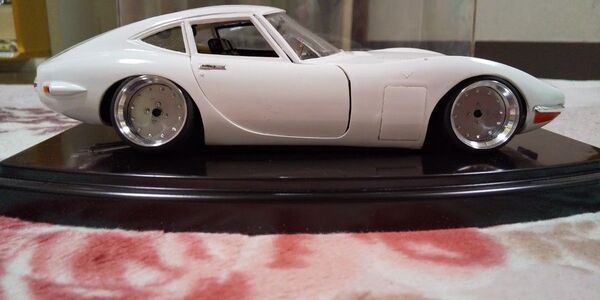 トヨタ 2000GT プラモ1/20ホワイト 改造品 マーク1