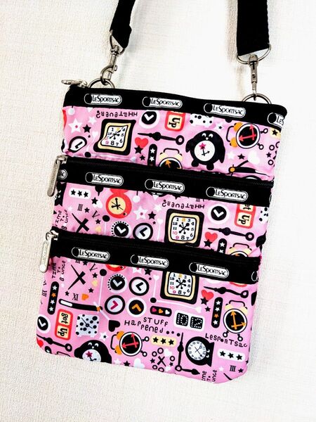 LeSPORTSAC レスポートサック ショルダーバッグ サコッシュ 3ポケット 可愛い 絵柄 総柄 斜めがけバッグ ポーチ