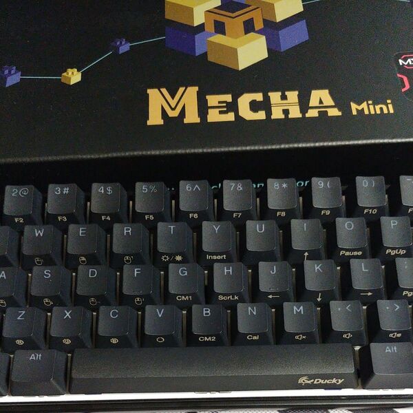 Ducky Mecha Mini RGB 60% version Silent Red メカニカルキーボード 静音赤軸
