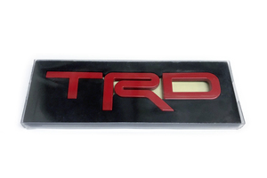 新型ハイラックス TRDエンブレムレッド タイ TRD Asia正規品 即納 国内在庫 レターパックライト370円発送も可能 TOYOTA HILUX GUN125