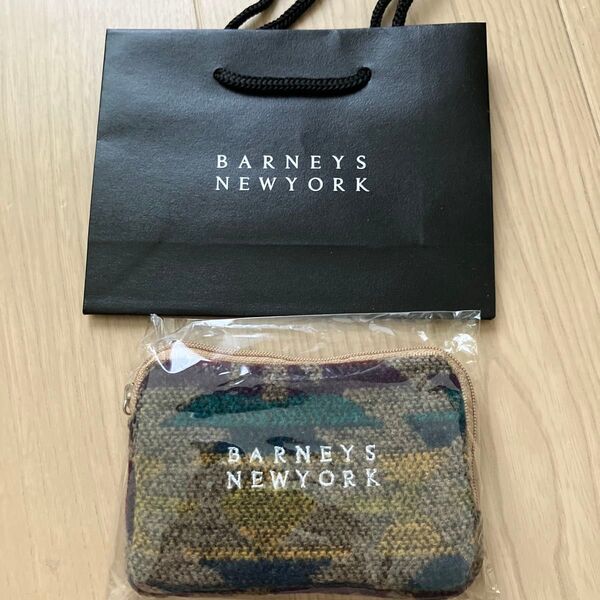 バーニーズニューヨーク ポーチ