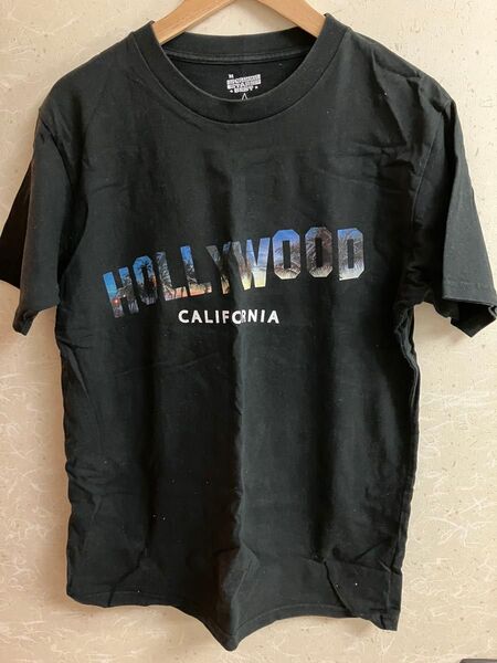 ハリウッドランチマーケット ブラックTシャツ