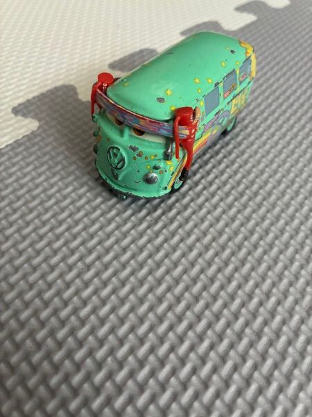 ディズニー カーズ キャラクターカー フィルモア ピットクルー マテル