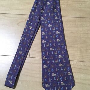 フェラガモ シルクネクタイ☆中古品 コロッセオ柄?