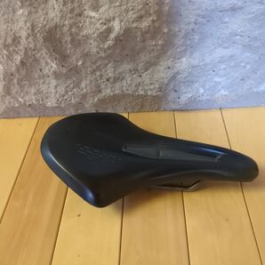 fi'zi:kアルゴテラX3 KIUMレール ブラック 150mm