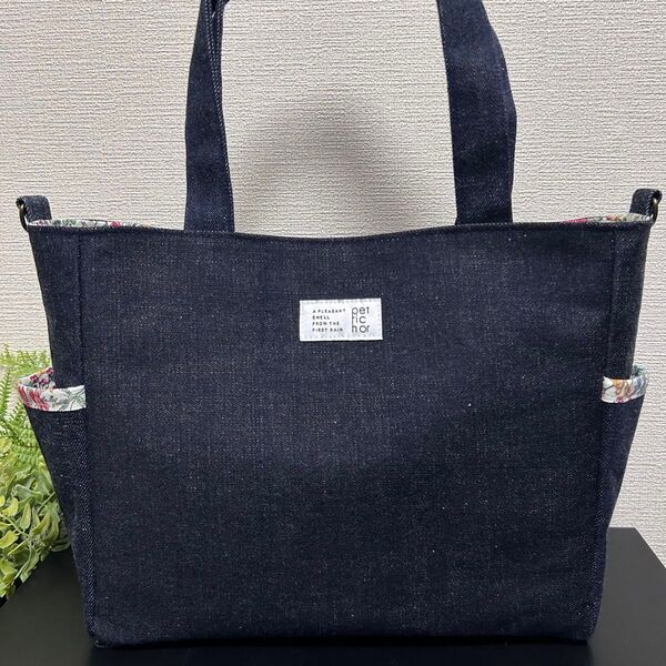A4●デニム●裏地花柄●サイドポケット●ハンドメイド●トートバッグ