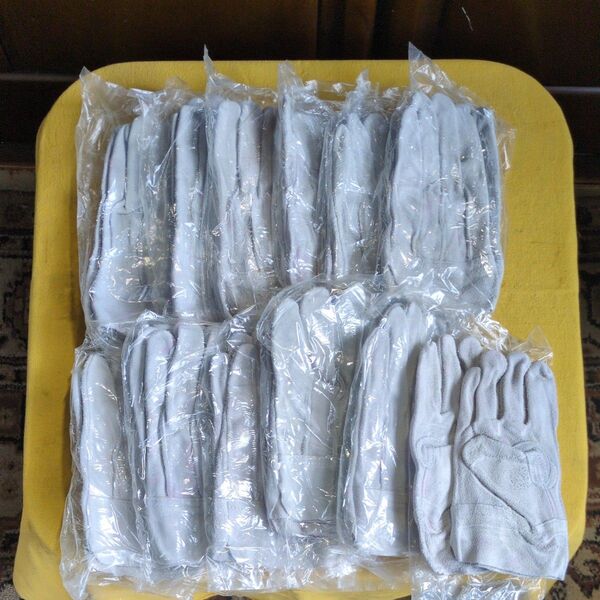 ★395 作業用厚手革手袋。溶接用手袋。未使用12双まとめて。