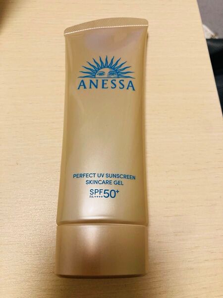 アネッサ パーフェクトUV スキンケアジェル SPF50+ PA++++ 90g
