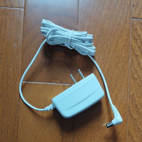 5V 1A 2.1mm 汎用ACアダプター belkin