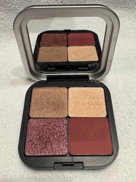 Makeup Foreverアイシャドウパレット & ルースパウダー