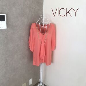 ビッキー 1度着用 カットソー 半袖 Tシャツ トップス M 無地 アクセサリー付き