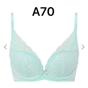 AMO STYLE by Triumph 夢みるブラDeepV ブラ&ショーツセット A70/M