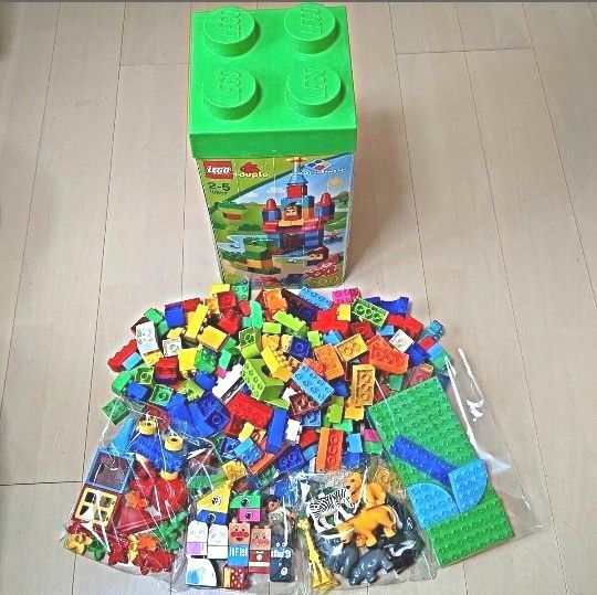 大量/約4キロ★LEGO レゴ デュプロ タワー お姫様 男の子 動物 飼育員 アンパンマン ばいきんまん 車 他