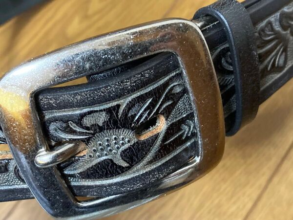 新品未使用 ブラックレザーベルト 花柄彫刻 クラフトリアル 本革 日本製