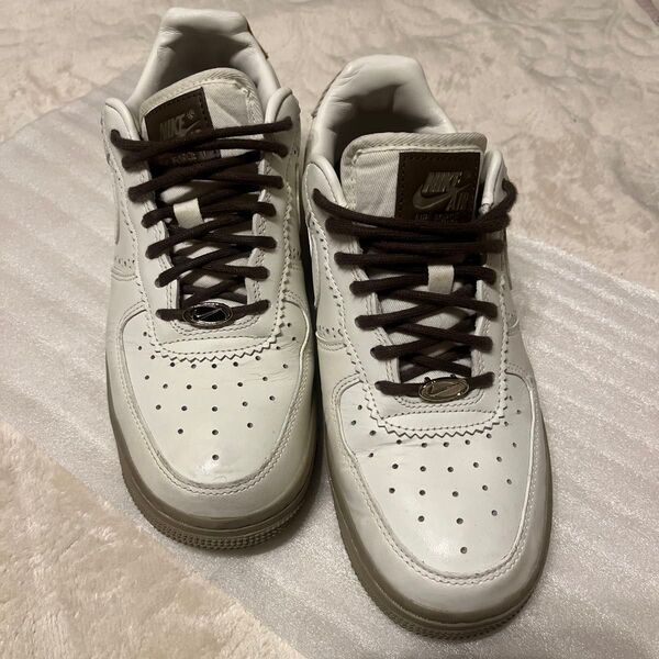 ナイキ NIKE WMNS AF1 AIR FORCE 1 ’07 FV3700 大人気