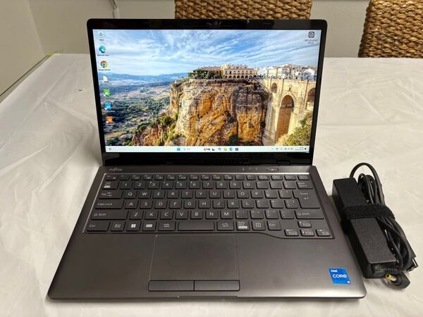 【快適動作】Fujitsu Lifebook MH55/H1 i5-1135G7 16GB SSD256GB Office付き