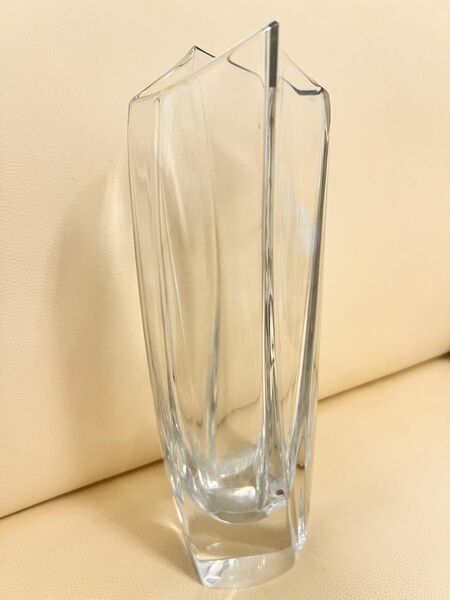バカラ クリスタル 花瓶