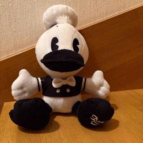 ディズニー オズワルド ぬいぐるみ ドナルドダック モノトーン 白黒
