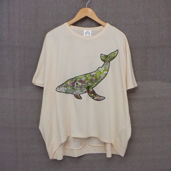 スカラー 142698 メルヘン柄クジラチュールアップリケプルオーバー