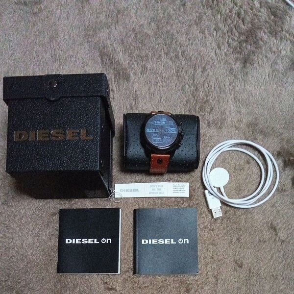DIESEL スマートウォッチ ブラウン