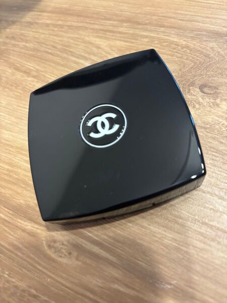 シャネル アイシャドウ 247 コードエレガン チップ未使用 シャネル CHANEL