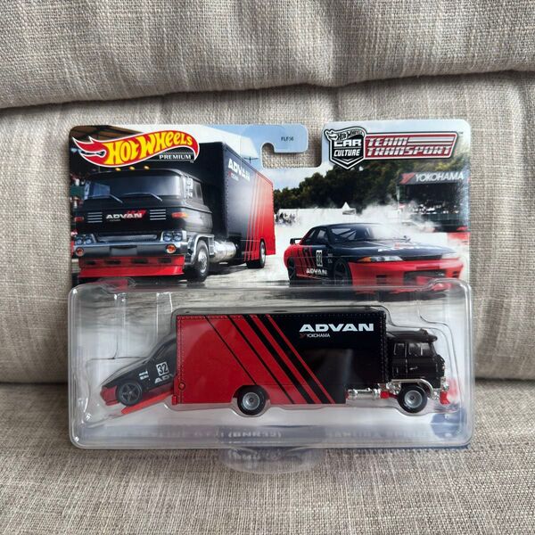 Hot Wheels SAKURA SPRINTER NISSAN SKYLINE GT-R BNR32チームトランスポート