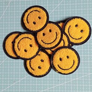 スマイリーフェイス 刺繍ワッペン 10個セット