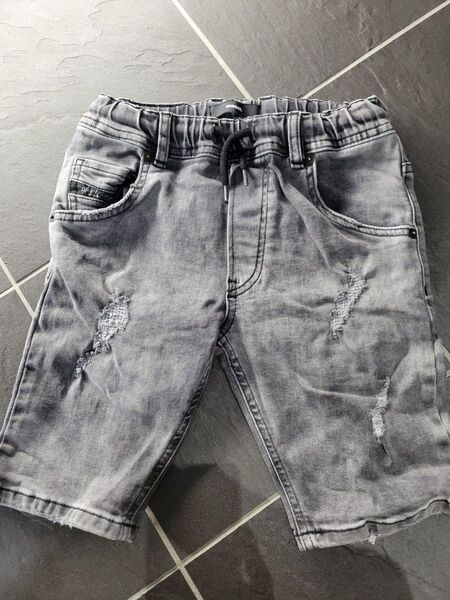 DIESEL ディーゼル キッズ 子供服 8歳用 130サイズ デニム ジーンズ ハーフパンツ ダメージ加工