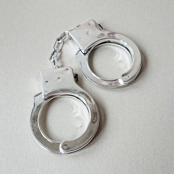 手錠(シルバー)1〜8個まで対応可/警察 警官 ポリス コスプレ コスチューム 手錠 アクセサリー 拘束 ハロウィン 小道具 刑事