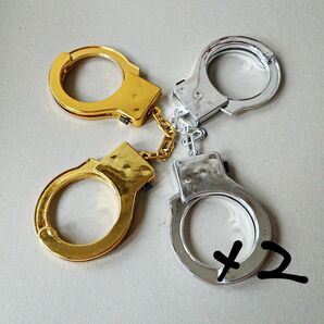 手錠(金+銀)*2 /警察 警官 ポリス コスプレ コスチューム 手錠 アクセサリー 拘束 ハロウィン 小道具 刑事 ハンドカフ