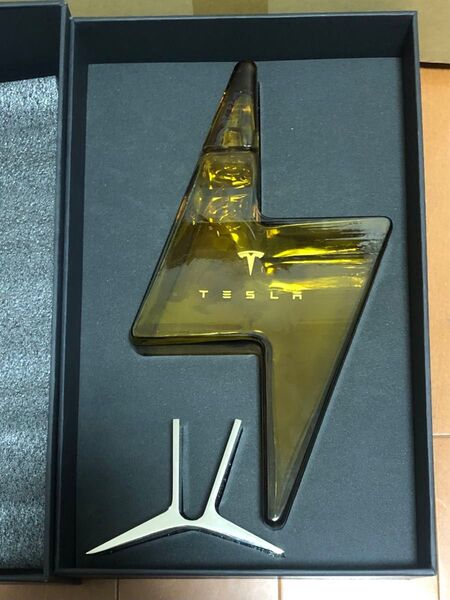 レア Tesla テスラ デキャンタ 750ml テキーラ フィギュア オブジェ 限定