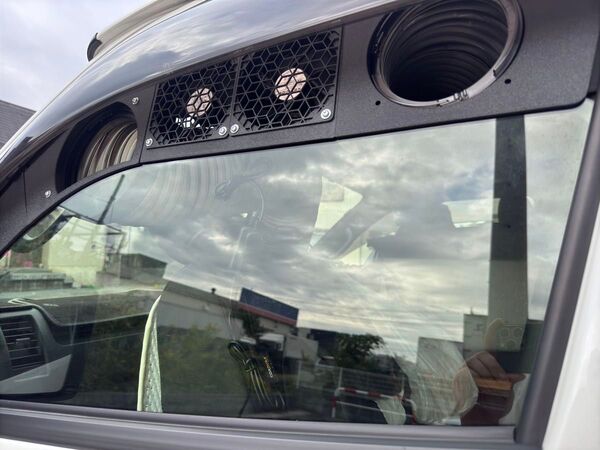 ハイエース200 換気用パネル排気ダクト冬車中泊石油ストーブ換気 ECOFLOW WAVE2/3 用
