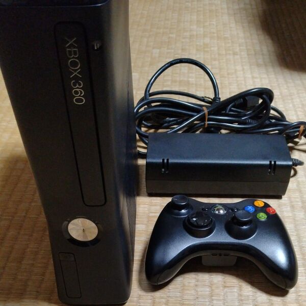 Microsoft XBOX360 S 4GB ブラック (オマケ付き)