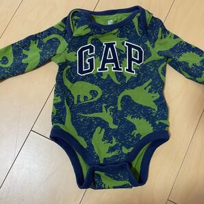 GAP 恐竜柄ロンパース 3〜6ヶ月
