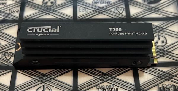 Crucial T700 2TB NVMe PCIe5.0 M.2 SSD ヒートシンクモデル CT2000T700SSD5JP