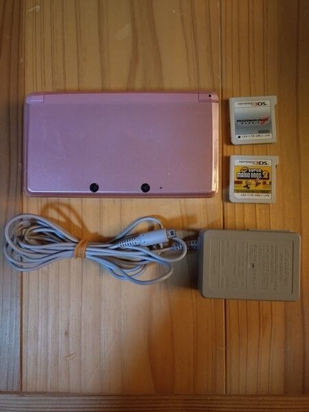 ジャンク品 ニンテンドー3DS本体、付属品付き