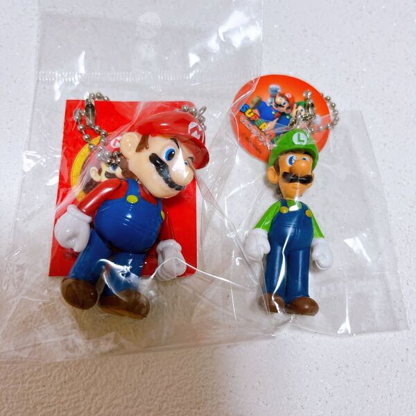 【新品】スーパーマリオ キーホルダー マリオ(スイング)&ルイージ 2点セット