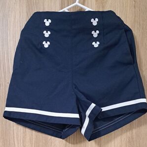 新品タグ付きDisney hooday マリンハーフパンツ110