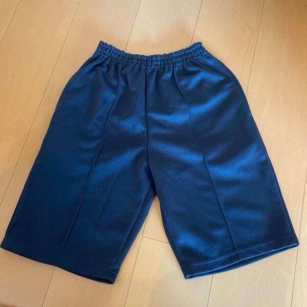 美品 ヒラキ スクールハーフパンツ ネイビー 150㎝