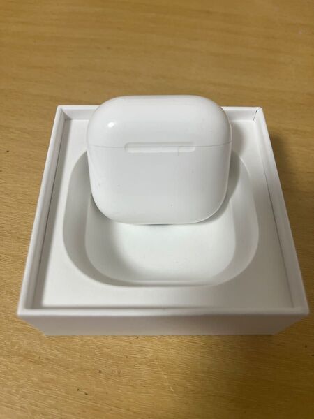AirPods 4 ケース アップル 充電ケースのみ
