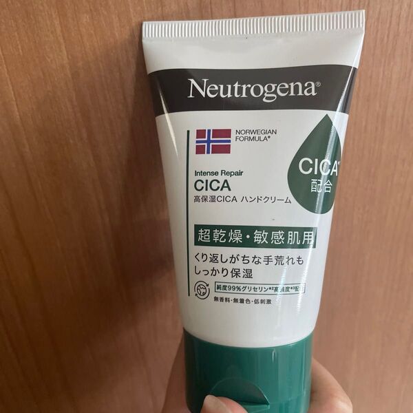 Neutrogena インテンスリペア 高保湿CICAハンドクリーム