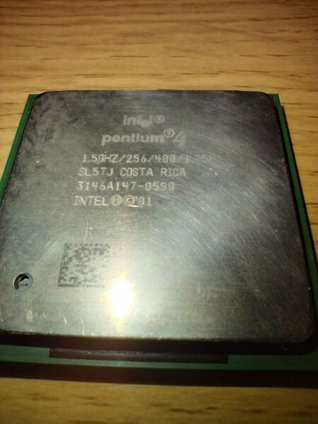 ペンティアム4 1.5Ghz メモリSDRAM-DIM PC133対応2個付き