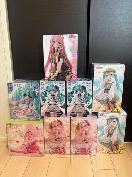 初音ミク 桜ミク 巡音ルカ フィギュア まとめ売り シナモロール 9個セット