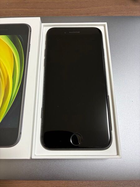 iPhone SE 第二世代 SIMフリー ブラック
