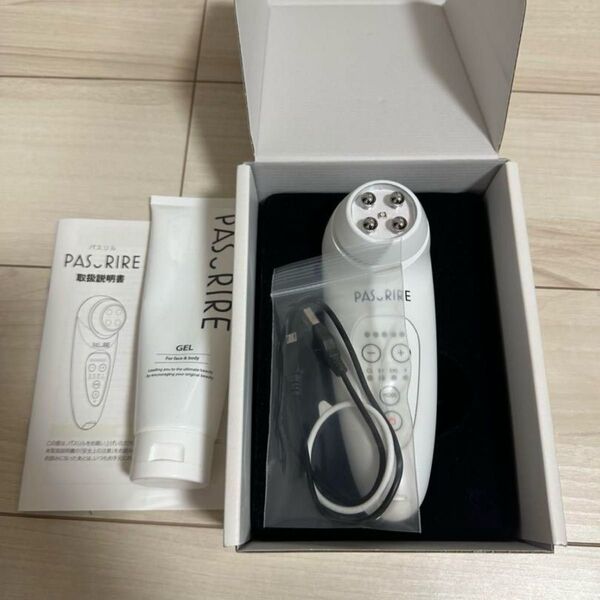 【美品】PASURIRE 美顔器 LEDライト付き パスリル 美肌 毛穴 スキンケア